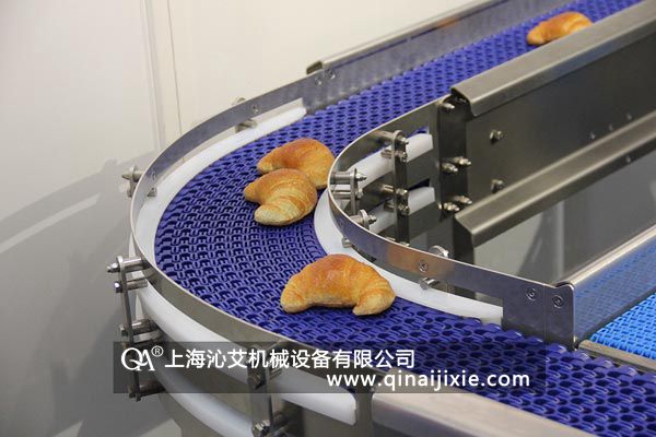 輸送機(jī)廠家認(rèn)為未來(lái)輸送機(jī)的開(kāi)展將朝大型化發(fā)展 輸送機(jī)廠家認(rèn)為未來(lái)輸送機(jī)的開(kāi)展將朝大型化發(fā)展